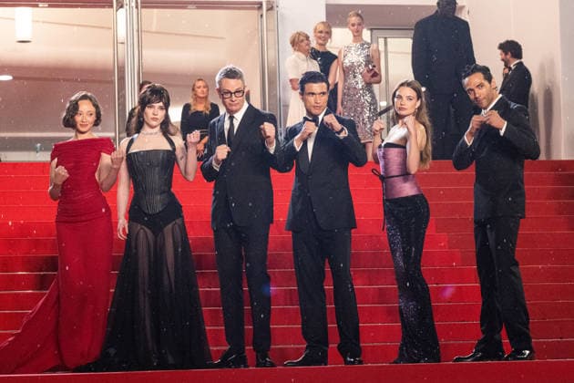 Havana Rose Liu, Sophie Thatcher, Nicolas Winding Refn, Charles Melton, Kristine Froseth et Diego Calva Montée des marches du film Her private hell lors du 79ème Festival International du Film de Cannes, le 18 mai 2026 Jacovides Moreau Bestimage Red carpet for Her private hell at the 79th Cannes International Film Festival on May 18, 2026 Cannes France  Copyright: xJACOVIDES-MOREAUx xBESTIMAGExJACOVIDES-MOREAUx xBESTIMAGEx