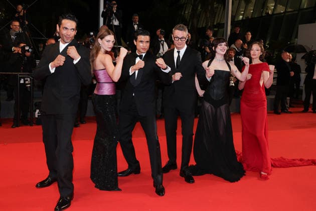 Diego Calva, Kristine Froseth, Charles Melton, Nicolas Winding Refn, Sophie Thatcher et Havana Rose Liu Montée des marches du film Her private hell lors du 79ème Festival International du Film de Cannes, le 18 mai 2026 Jacovides Moreau Bestimage Red carpet for Her private hell at the 79th Cannes International Film Festival on May 18, 2026 Cannes France  Copyright: xJACOVIDES-MOREAUx xBESTIMAGExJACOVIDES-MOREAUx xBESTIMAGEx