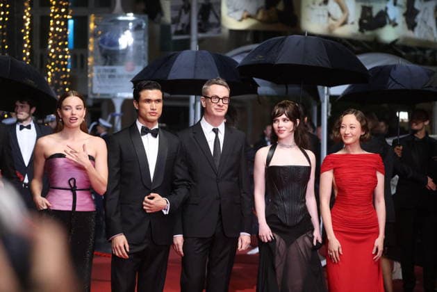 Kristine Froseth, Charles Melton, Nicolas Winding Refn, Sophie Thatcher et Havana Rose Liu Montée des marches du film Her private hell lors du 79ème Festival International du Film de Cannes, le 18 mai 2026 Jacovides Moreau Bestimage Red carpet for Her private hell at the 79th Cannes International Film Festival on May 18, 2026 Cannes France  Copyright: xJACOVIDES-MOREAUx xBESTIMAGExJACOVIDES-MOREAUx xBESTIMAGEx