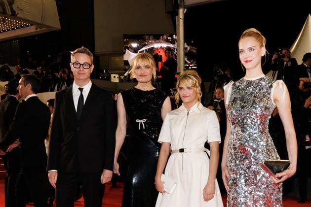 Nicolas Winding Refn, Liv Corfixen, Lizzielou Corfixen et Lola Corfixen Montée des marches du film Her private hell lors du 79ème Festival International du Film de Cannes, le 18 mai 2026 Jacovides Moreau Bestimage Red carpet for Her private hell at the 79th Cannes International Film Festival on May 18, 2026 Cannes France  Copyright: xJACOVIDES-MOREAUx xBESTIMAGExJACOVIDES-MOREAUx xBESTIMAGEx