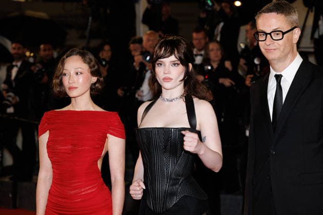 Havana Rose Liu, Sophie Thatcher, Nicolas Winding Refn Montée des marches du film Her private hell lors du 79ème Festival International du Film de Cannes, le 18 mai 2026 Jacovides Moreau Bestimage Red carpet for Her private hell at the 79th Cannes International Film Festival on May 18, 2026 Cannes France  Copyright: xJACOVIDES-MOREAUx xBESTIMAGExJACOVIDES-MOREAUx xBESTIMAGEx
