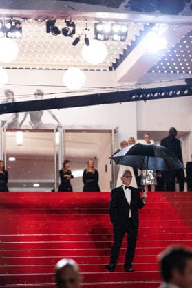 Thierry Frémaux Montée des marches du film Her private hell lors du 79ème Festival International du Film de Cannes, le 18 mai 2026 Jacovides Moreau Bestimage Red carpet for Her private hell at the 79th Cannes International Film Festival on May 18, 2026 Cannes France  Copyright: xJACOVIDES-MOREAUx xBESTIMAGExJACOVIDES-MOREAUx xBESTIMAGEx