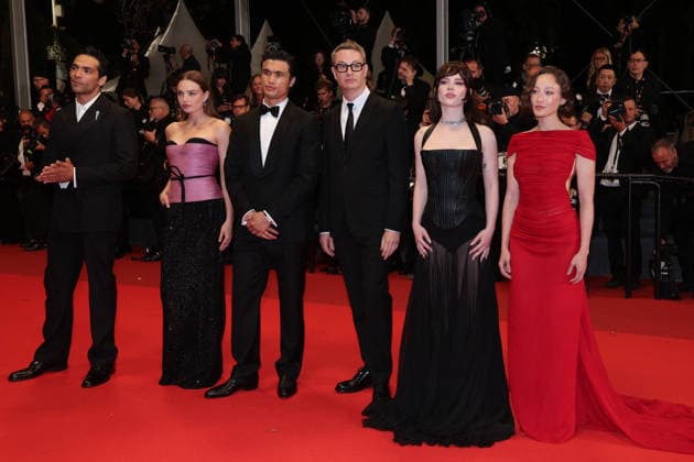 Diego Calva, Kristine Froseth, Charles Melton, Nicolas Winding Refn, Sophie Thatcher et Havana Rose Liu Montée des marches du film Her private hell lors du 79ème Festival International du Film de Cannes, le 18 mai 2026 Jacovides Moreau Bestimage Red carpet for Her private hell at the 79th Cannes International Film Festival on May 18, 2026 Cannes France  Copyright: xJACOVIDES-MOREAUx xBESTIMAGExJACOVIDES-MOREAUx xBESTIMAGEx