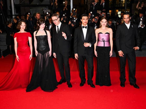 IPA84842487 - Cannes, 79th Cannes Film Festival 2026, evening 7. Red carpet of the film HER PRIVATE HELL Pictured: Havana Rose Liu, Sophie Thatcher, Nicolas Winding Refn, Charles Melton, Kristine Froseth and Diego Calva  Copyright: xAlbertoxTerenghix xPoolxPhotoxEventsx07x 84842487