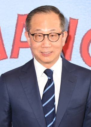 NEW YORK, NY- MAY 18: Kewsong Lee at the 2026 Lincoln Center Theater Spring Gala at the Vivian Beaumont Theater in Lincoln Center on May 18, 2026 in New York City. Copyright: xmpi099 MediaPunchx