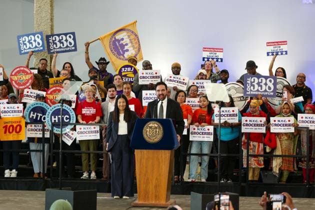 Second Public City Run Grocery Store New York, NY- May 18: Mayor Mamdani Announces Location for Second Public City Run Grocery Store at the Peninsula in Mott Haven the Bronx on May 18, 2026 Credit: Camara Porter AdMedia EDITORIAL USE ONLY  Copyright: xx AdMediax admphotostwo990074