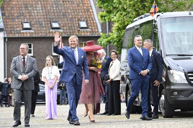 Wessem, The Netherlands, 2026-05-19 09:32:59 WESSEM, 19-05-2026 King Willem Alexander and Queen Maxima during a regional visit to the municipalities of Maasgouw, Echt-Susteren, Roerdalen, and Roermond. PHOTO: NLBeeld Patrick van Emst In the photo: The regional visit starts in Wessem, where the Royal Couple is musically welcomed by local music associations and the local militia. Subsequently, the Couple engages in conversation with members of associations, including young people, about the significance of associational life for the quality of life and the ways in which new generations are involved. Credit: NL Beeld Patrick van Emst Copyright: xx x