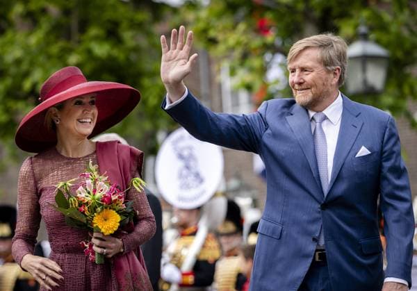 WESSEM - King Willem-Alexander and Queen Maxima at the start of the regional visit to the municipalities of Maasgouw, Echt-Susteren, Roerdalen, and Roermond. The Central Limburg region is characterized by its location on the border with Belgium and Germany. REMKO DE WAAL ANP netherlands out - belgium out  Copyright: xx x558729749x originalFilename: 558729749.jpg