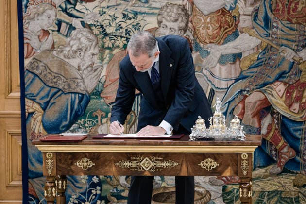 The King approves the reform of Article 69, Section 3 of the Constitution King Felipe VI during the act of approval of the reform of Article 69, Section 3 of the Spanish Constitution, at the Zarzuela Palace, on May 19, 2026, in Madrid Spain The reform of Article 69, Section 3 of the Spanish Constitution will allow the island of Formentera to elect its own senator, independently of the senator elected by the island of Eivissa 19 MAY 2026 Carlos Lujá Madrid Madrid Madrid Spain  Copyright: xCarlosxLujanx 7533388