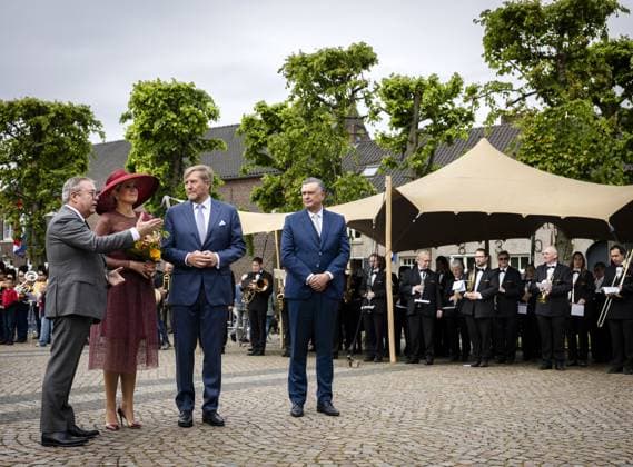 WESSEM - King Willem-Alexander and Queen Maxima at the start of the regional visit to the municipalities of Maasgouw, Echt-Susteren, Roerdalen, and Roermond. The Central Limburg region is characterized by its location on the border with Belgium and Germany. REMKO DE WAAL ANP netherlands out - belgium out  Copyright: xx x558730210x originalFilename: 558730210.jpg