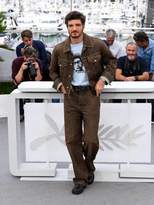 IPA84855266 - Cannes, 79th Cannes Film Festival 2026, Day 8. Photocall of the film L INCONNUE (THE UNKNOWN). Pictured is NIELS SCHNEIDER  Copyright: xAlbertoxTerenghix xPoolxPhotoxEventsx07x 84855266