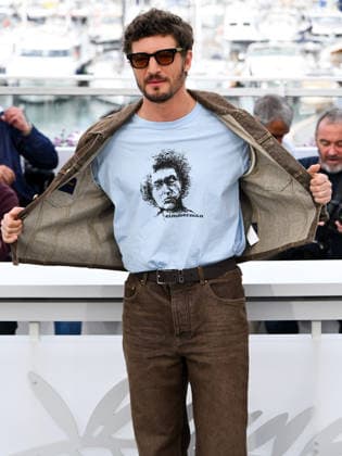 IPA84855270 - Cannes, 79th Cannes Film Festival 2026, Day 8. Photocall of the film L INCONNUE (THE UNKNOWN). Pictured is NIELS SCHNEIDER  Copyright: xAlbertoxTerenghix xPoolxPhotoxEventsx07x 84855270