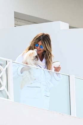 Cannes - Heidi Klum On The Balcony With Her Dog Heidi Klum on the balcony of her hotel with her dog Fritz during the 79th Cannes Film Festival, in Cannes, France on May 19, 2026. Photo by Florian Poitout ABACAPRESS.COM Cannes France  Copyright: xPoitoutxFlorian ABACAx