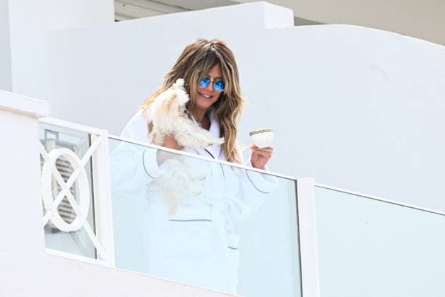 Cannes - Heidi Klum On The Balcony With Her Dog Heidi Klum on the balcony of her hotel with her dog Fritz during the 79th Cannes Film Festival, in Cannes, France on May 19, 2026. Photo by Florian Poitout ABACAPRESS.COM Cannes France  Copyright: xPoitoutxFlorian ABACAx