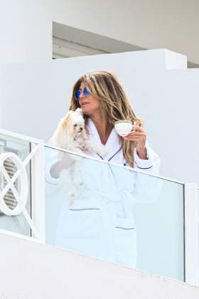Cannes - Heidi Klum On The Balcony With Her Dog Heidi Klum on the balcony of her hotel with her dog Fritz during the 79th Cannes Film Festival, in Cannes, France on May 19, 2026. Photo by Florian Poitout ABACAPRESS.COM Cannes France  Copyright: xPoitoutxFlorian ABACAx