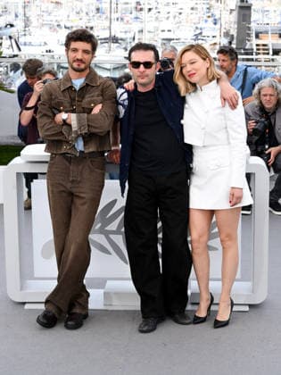 IPA84855759 - Cannes, 79th Cannes Film Festival 2026, Day 8. Photocall of the film L INCONNUE (THE UNKNOWN). Pictured are NIELS SCHNEIDER, ARTHUR HARARI, LEA SEYDOUX.  Copyright: xAlbertoxTerenghix xPoolxPhotoxEventsx07x 84855759