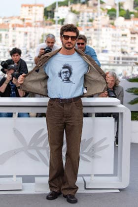 Cannes L Inconnue Photocall NG Niels Schneider attending the photocall of L Inconnue (The Unknown) during the 79th Cannes International Film Festival in Cannes, France on May 19, 2026. Photo by Nicolas Genin ABACAPRESS.COM Cannes France  Copyright: xGeninxNicolas ABACAx