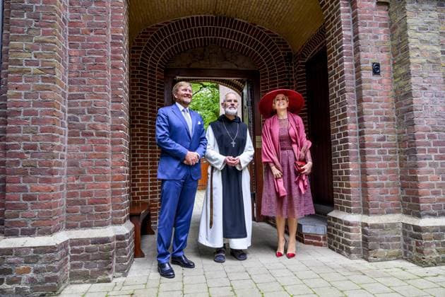Illikhoven, The Netherlands, 2026-05-19 11:37:39 ILLIKHOVEN, 19-05-2026 King Willem Alexander and Queen Maxima during a regional visit to the municipalities of Maasgouw, Echt-Susteren, Roerdalen, and Roermond. PHOTO: NLBeeld Patrick van Emst In the photo: The Royal Couple visits the village of Illikhoven in the municipality of Echt-Susteren. This is the narrowest part of the Netherlands, where the land is less than five kilometers wide, situated between Belgium and Germany. Here they speak with representatives of the police, a dike guard, and organizations from the border region, among others. Subsequently, the Royal Couple visits Lilbosch Abbey. Credit: NL Beeld Patrick van Emst Copyright: xx x