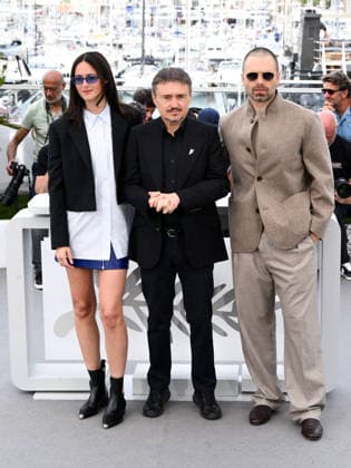 IPA84858838 - Cannes, 79th Cannes Film Festival 2026, Day 8. Photocall of the film Fjord . Pictured are Renate Reinsve, Cristian Mungiu, Sebastian Stan  Copyright: xAlbertoxTerenghix xPoolxPhotoxEventsx07x 84858838