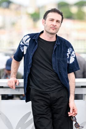 79ème Festival International du Film de Cannes Photocall with cast of L inconnue 79th International Cannes Film Festival Photocall with cast of L inconnu movie 456386 2026 05 19 Cannes France Harari, Arthur  Copyright: xEstellexCarlierx xStarfacex STAR_456386_003