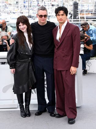 IPA84860392 - Cannes, 79th Cannes Film Festival 2026, day 8. Her Private Hell Pictured: Sophie Thatcher , Nicolas Winding Refn, Charles Melton  Copyright: xAlbertoxTerenghix xPoolxPhotoxEventsx07x 84860392