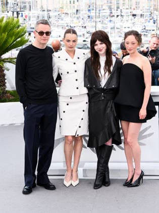 IPA84860293 - Cannes, 79th Cannes Film Festival 2026, day 8. Her Private Hell Pictured: Nicolas Winding Refn, Kristine Froseth, Sophie Thatcher and Havana Rose Liu  Copyright: xAlbertoxTerenghix xPoolxPhotoxEventsx07x 84860293