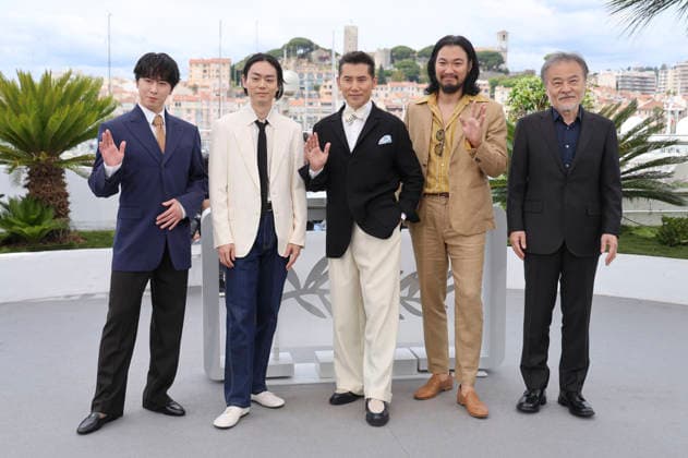 Ryota Miyadate, Masaki Suda, Masahiro Motoki, Munetaka Aoki and Kiyoshi Kurosawa at the photocall for the feature film The Samurai and the Prisoner Kokurojo at the Festival de Cannes 2026 79 Cannes International Film Festival at the Palais des Festivals Cannes, 19 05 2026 Foto:xD.xBedrosianx xFuturexImagex samurai_6541