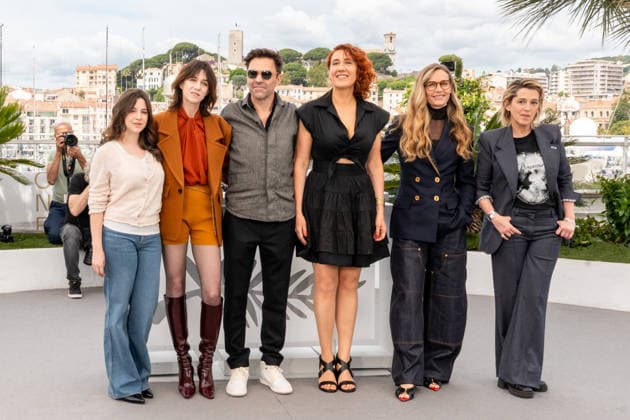 79ème Festival International du Film de Cannes Photocall of the film LAffaire Marie Claire 79th International Film Festival of Cannes Photocall of the film LAffaire Marie Claire 456398 2026 05 19 Benchétrit, Saul Gainsbourg, Charlotte Muller, Yvo Escaffre, Lauriane De France, Cécile Loiret Caille, Florence  Copyright: xEstellexCarlierx xStarfacex STAR_456398_001