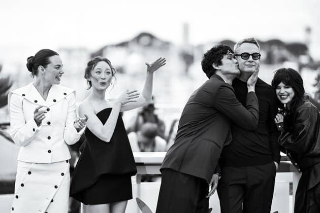 79ème Festival International du Film de Cannes Photocall du film Her Private Hell 79th Cannes International Film Festival Photocall of the film Her Private Hell 456397 2026 05 19 Froseth, Kristine Liu, Havana Rose Melton, Charles Winding Refn, Nicolas Thatcher, Sophie  Copyright: xEstellexCarlierx xStarfacex STAR_456397_033