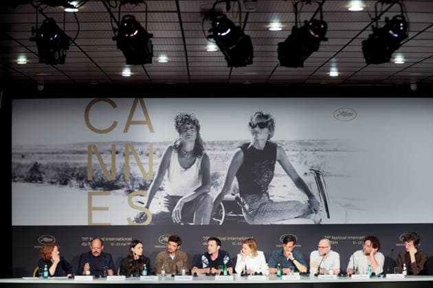 79ème Festival International du Film de Cannes Press conference on the film LInconnue 79th International Film Festival of Cannes Press conference on the film LInconnue 456404 2026 05 19 Seydoux, Léa Harari, Arthur Harari, Lucas Schneider, Niels  Copyright: xFranckxBoutonnetx xStarfacex STAR_456404_004