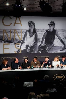 79ème Festival International du Film de Cannes Press conference on the film LInconnue 79th International Film Festival of Cannes Press conference on the film LInconnue 456404 2026 05 19 Seydoux, Léa Harari, Arthur Harari, Lucas Schneider, Niels  Copyright: xFranckxBoutonnetx xStarfacex STAR_456404_037