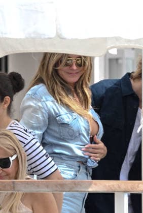 Cannes - Heidi Klum and Tom Kaulitz at The Eden Roc Heidi Klum and her husband Tom Kaulitz have lunch together at the Eden Roc restaurant in Cap d Antibes, France, on May 19, 2026. Photo by Florian Poitout ABACAPRESS.COM Cap d Antibes Provence-Alpes-Cote d Azur France  Copyright: xPoitoutxFlorian ABACAx