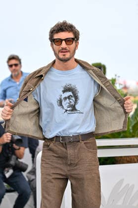 Cannes Photocall L Inconnue JR Niels Schneider attending a photocall for the movie L Inconnue during the 79th Cannes Film Festival in Cannes, France on May 19, 2026. Photo by Julien Reynaud APS-Medias ABACAPRESS.COM Cannes France  Copyright: xReynaudxJulien APS-Medias ABACAx