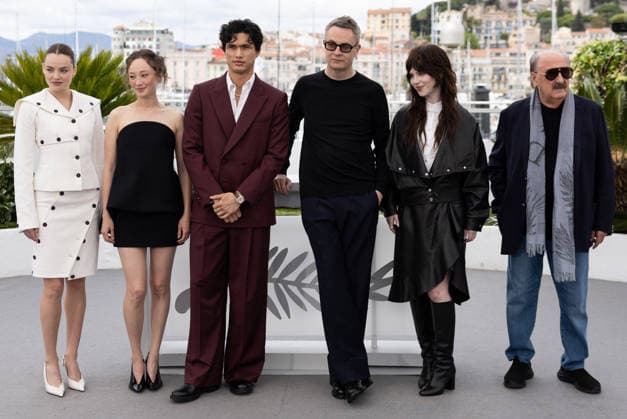 Kristine Froseth, Havana Rose Liu, Charles Melton, Nicolas Winding Refn, Sophie Thatcher and Pino Donaggio at the Her Private Hell photocall at the 79th annual Cannes Film Festival at Palais des Festivals on May 19, 2026 in Cannes, France Jacovides Moreau Bestimage Her Private Hell photocall at the 79th annual Cannes Film Festival at Palais des Festivals on May 19, 2026 in Cannes, France Cannes France  Copyright: xJACOVIDES-MOREAUx xBESTIMAGExJACOVIDES-MOREAUx xBESTIMAGEx