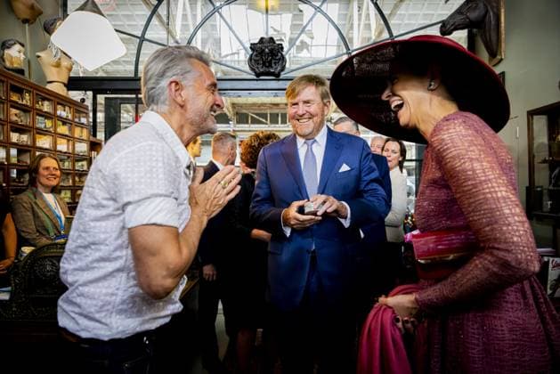ROERMOND - King Willem-Alexander and Queen Maxima during a visit to the Weerstand area, a former industrial site being developed into a residential and living environment, as part of the regional visit to the municipalities of Maasgouw, Echt-Susteren, Roerdalen, and Roermond. PATRICK VAN KATWIJK POOL ANP netherlands out - belgium out  Copyright: xx x558761759x originalFilename: 558761759.jpg