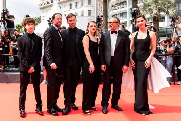 79ème Festival International du Film de Cannes Montée des marches du film Minotaur 79th International Cannes Film Festival Red Carpet for Minotaur movie 456410 2026 05 19 Lebedeva, Iris Shmykova, Varvara Zavalnyouk, Yuriy Mazurov, Dmitriy Zvyagintsev, Andrey  Copyright: xEstellexCarlierx xStarfacex STAR_456410_016