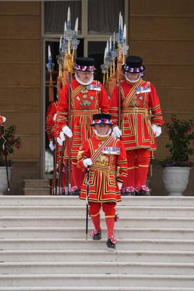 Royal garden party with Princess Anne at Buckingham Palace in London, UK, 19 May 2026 Yeomen of the Guard arrive at The Not Forgotten Association Annual Garden Party at Buckingham Palace, London. Picture date: Tuesday May 19, 2026., Credit:Yui Mok PA ROTA - B68 Avalon United Kingdom, London  Copyright: xYuixMokx xPAxROTAx-xB68x xAvalonx 1100587630