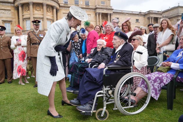 Royal garden party with Princess Anne at Buckingham Palace in London, UK, 19 May 2026 The Princess Royal speaks with WW2 veteran Robert Piper, 100, during The Not Forgotten Association Annual Garden Party at Buckingham Palace, London. Picture date: Tuesday May 19, 2026., Credit:Yui Mok PA ROTA - B68 Avalon United Kingdom, London  Copyright: xYuixMokx xPAxROTAx-xB68x xAvalonx 1100587767