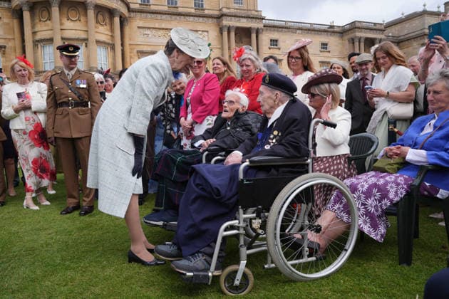 Royal garden party with Princess Anne at Buckingham Palace in London, UK, 19 May 2026 The Princess Royal meets WW2 veterans Kenneth Embleton, 101 and Robert Piper, 100, (right), during The Not Forgotten Association Annual Garden Party at Buckingham Palace, London. Picture date: Tuesday May 19, 2026., Credit:Yui Mok PA ROTA - B68 Avalon United Kingdom, London Copyright: xYuixMokx xPAxROTAx-xB68x xAvalonx 1100587800