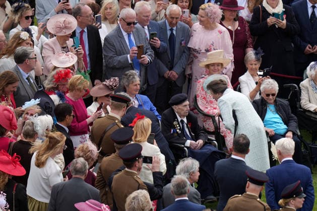 Royal garden party with Princess Anne at Buckingham Palace in London, UK, 19 May 2026 Britain s Princess Anne speaks to guests during the Not Forgotten Association Annual Garden Party at Buckingham Palace in London, Tuesday, May 19, 2026.(AP Photo Alastair Grant, Pool), Credit:Alastair Grant PA ROTA - B68 Avalon United Kingdom, London  Copyright: xAlastairxGrantx xPAxROTAx-xB68x xAvalonx 1100587819