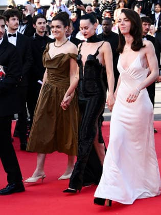 IPA84872526 - Cannes, 79th Cannes Film Festival 2025 - evening 8. red carpet of AMARGA NAVIDAD. Pictured: Victoria Luengo, Milena Smit and Amaia Romero  Copyright: xTerenghi Ipa-Agency.netx xPoolxPhotoxEventsx07x 84872526