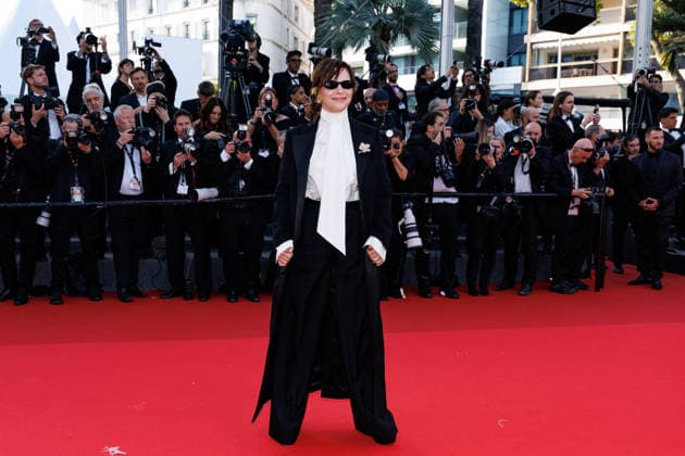 Juliette Binoche Montée des marches du film Amarga Navidad lors du 79ème Festival International du Film de Cannes, le 19 mai 2026 Jacovides Moreau Bestimage Red carpet for Amarga Navidad at the 79th Cannes International Film Festival on May 19, 2026 Cannes Finland  Copyright: xJACOVIDES-MOREAUx xBESTIMAGExJACOVIDES-MOREAUx xBESTIMAGEx