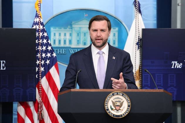 DC: White House Press Briefing with Vice President JD Vance U.S. Vice President JD Vance holds a press briefing in the James S. Brady Press Briefing Room at the White House on May 19, 2026 in Washington, D.C. (Photo by Samuel Corum Pool ABACAPRESS.COM) Washington, DC United States  Copyright: xPool ABACAx