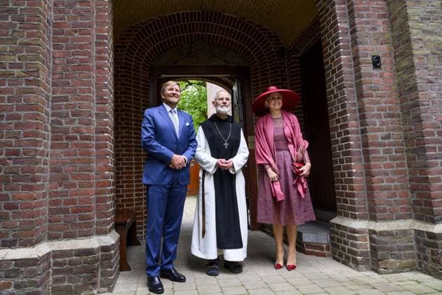 Illikhoven, The Netherlands, 2026-05-19 11:37:41 ILLIKHOVEN, 19-05-2026 King Willem Alexander and Queen Maxima during a regional visit to the municipalities of Maasgouw, Echt-Susteren, Roerdalen, and Roermond. PHOTO: NLBeeld Patrick van Emst In the photo: The Royal Couple visits the village of Illikhoven in the municipality of Echt-Susteren. This is the narrowest part of the Netherlands, where the land is less than five kilometers wide, situated between Belgium and Germany. Here they speak with representatives of the police, a dike guard, and organizations from the border region, among others. Subsequently, the Royal Couple visits Lilbosch Abbey. Credit: NL Beeld Patrick van Emst Copyright: xx x