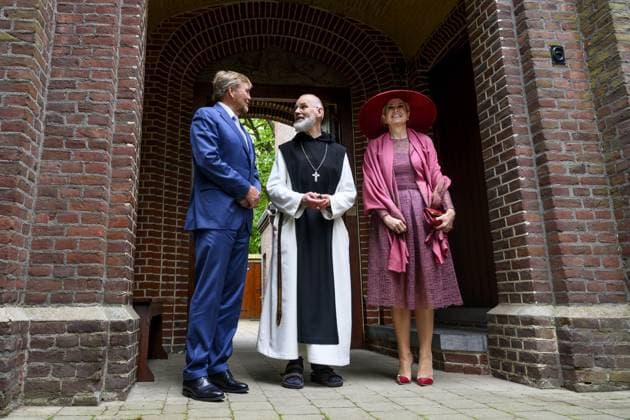 Illikhoven, The Netherlands, 2026-05-19 11:37:54 ILLIKHOVEN, 19-05-2026 King Willem Alexander and Queen Maxima during a regional visit to the municipalities of Maasgouw, Echt-Susteren, Roerdalen, and Roermond. PHOTO: NLBeeld Patrick van Emst In the photo: The Royal Couple visits the village of Illikhoven in the municipality of Echt-Susteren. This is the narrowest part of the Netherlands, where the land is less than five kilometers wide, situated between Belgium and Germany. Here they speak with representatives of the police, a dike guard, and organizations from the border region, among others. Subsequently, the Royal Couple visits Lilbosch Abbey. Credit: NL Beeld Patrick van Emst Copyright: xx x