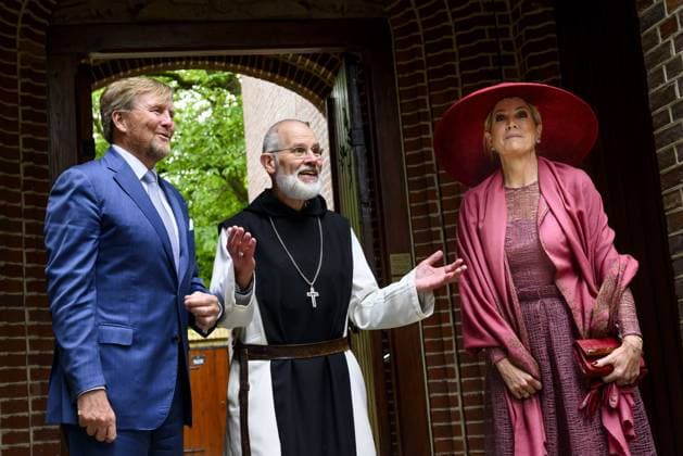 Illikhoven, The Netherlands, 2026-05-19 11:38:01 ILLIKHOVEN, 19-05-2026 King Willem Alexander and Queen Maxima during a regional visit to the municipalities of Maasgouw, Echt-Susteren, Roerdalen, and Roermond. PHOTO: NLBeeld Patrick van Emst In the photo: The Royal Couple visits the village of Illikhoven in the municipality of Echt-Susteren. This is the narrowest part of the Netherlands, where the land is less than five kilometers wide, situated between Belgium and Germany. Here they speak with representatives of the police, a dike guard, and organizations from the border region, among others. Subsequently, the Royal Couple visits Lilbosch Abbey. Credit: NL Beeld Patrick van Emst Copyright: xx x