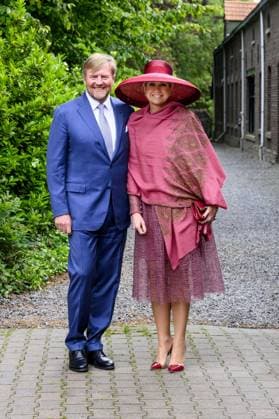 Illikhoven, The Netherlands, 2026-05-19 11:55:22 ILLIKHOVEN, 19-05-2026 King Willem Alexander and Queen Maxima during a regional visit to the municipalities of Maasgouw, Echt-Susteren, Roerdalen, and Roermond. PHOTO: NLBeeld Patrick van Emst In the photo: The Royal Couple visits the village of Illikhoven in the municipality of Echt-Susteren. This is the narrowest part of the Netherlands, where the land is less than five kilometers wide, situated between Belgium and Germany. Here they speak with representatives of the police, a dike guard, and organizations from the border region, among others. Subsequently, the Royal Couple visits Lilbosch Abbey. Credit: NL Beeld Patrick van Emst Copyright: xx x