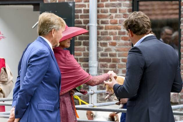Illikhoven, The Netherlands, 2026-05-19 11:59:06 ILLIKHOVEN, 19-05-2026 King Willem Alexander and Queen Maxima during a regional visit to the municipalities of Maasgouw, Echt-Susteren, Roerdalen, and Roermond. PHOTO: NLBeeld Patrick van Emst In the photo: The Royal Couple visits the village of Illikhoven in the municipality of Echt-Susteren. This is the narrowest part of the Netherlands, where the land is less than five kilometers wide, situated between Belgium and Germany. Here they speak with representatives of the police, a dike guard, and organizations from the border region, among others. Subsequently, the Royal Couple visits Lilbosch Abbey. Credit: NL Beeld Patrick van Emst Copyright: xx x