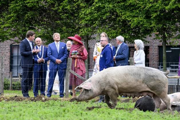 Illikhoven, The Netherlands, 2026-05-19 12:03:17 ILLIKHOVEN, 19-05-2026 King Willem Alexander and Queen Maxima during a regional visit to the municipalities of Maasgouw, Echt-Susteren, Roerdalen, and Roermond. PHOTO: NLBeeld Patrick van Emst In the photo: The Royal Couple visits the village of Illikhoven in the municipality of Echt-Susteren. This is the narrowest part of the Netherlands, where the land is less than five kilometers wide, situated between Belgium and Germany. Here they speak with representatives of the police, a dike guard, and organizations from the border region, among others. Subsequently, the Royal Couple visits Lilbosch Abbey. Credit: NL Beeld Patrick van Emst Copyright: xx x