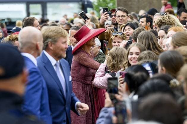 Roermond, The Netherlands, 2026-05-19 14:19:55 ROERMOND, 19-05-2026 King Willem Alexander and Queen Maxima during a regional visit to the municipalities of Maasgouw, Echt-Susteren, Roerdalen, and Roermond. PHOTO: NLBeeld Patrick van Emst. In the photo: The Royal Couple engages in conversation with residents in Roermond about democracy and participation, with the theme Democracy; for me too . Credit: NL Beeld Patrick van Emst  Copyright: xx x